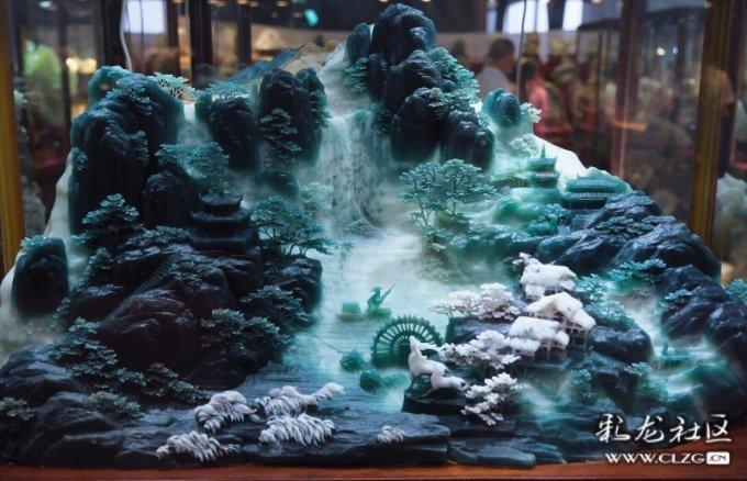 成渝中线(重庆段)铜梁站“首架通道”四线道岔大桥现浇梁完成浇筑